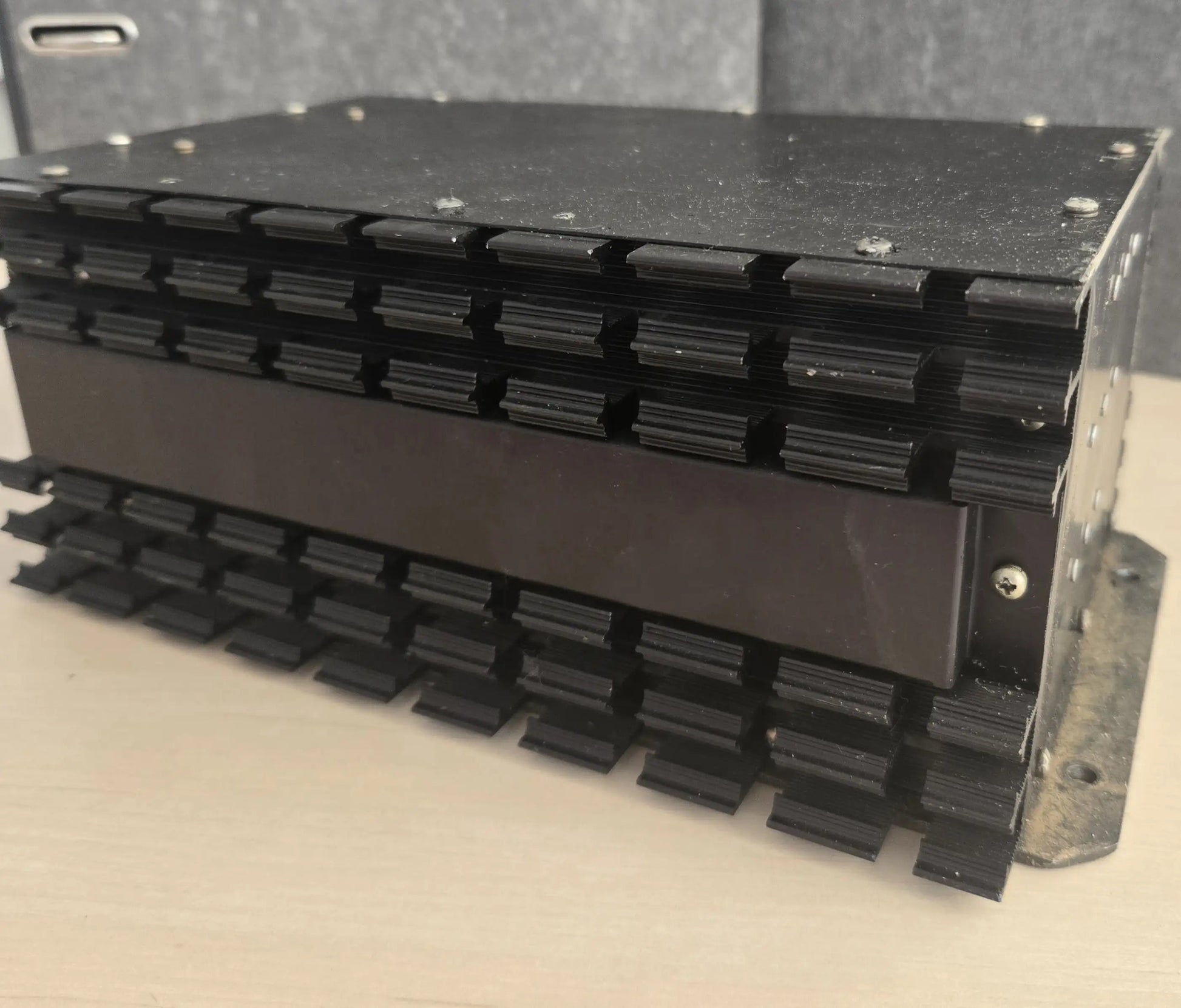 250 VA Static Inverter Avionic Instruments Inc.